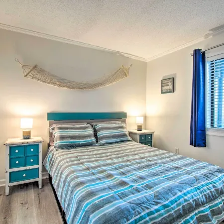 North Topsail Beach Condo w/ Balcony!
