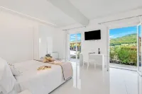 Villa Chimera White 16 with Pool & Gym -  Casas de vacaciones