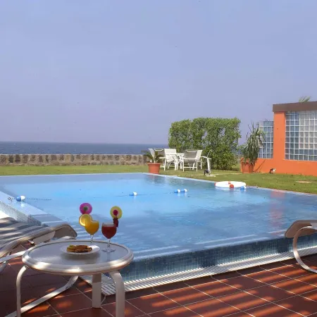 Al Nawras Island Resort