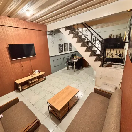 Axon Cozy Modern House Grey Near The Walking Street