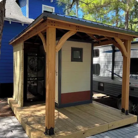 Angeltom Cabin & RV:20 Acre Woods - >16 pip + Jacuzzi + treehouse + UTV + 2ponds