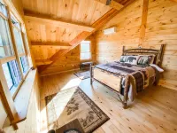 Luxury Log home steps from private beach in Meredith on Lake Winnipesaukee. - バルコニー