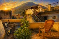 Peaceful Stay at Saradha Nivas Near Temple - Parking