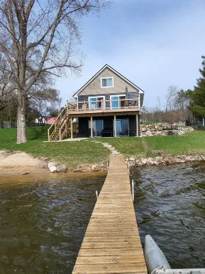 Whispering Pines Lake House - 3-Star