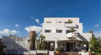 Hotel Frejus | Sable Et Soleil | Chambre Avec Jacuzzi Privatif Port Et Plage - 3 étoiles