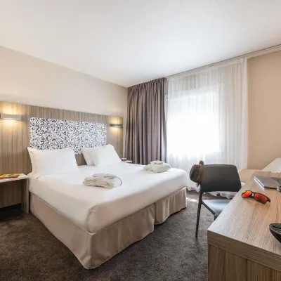 Ibis Styles Lyon Gorge de Loup Saphir Hotels near Bayer SAS