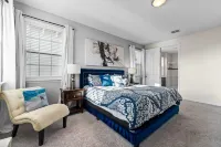 6 Mins to Disney Game Themed Rooms Pool Spa - balcony