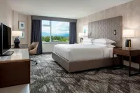 Sheraton Vancouver Guildford Hotel - ที่มีสปา