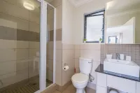 Modern, Peaceful Stay in Broadacres - 3-Star