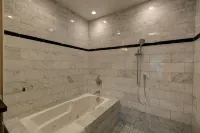 Glenmore Plaza Hotel - Bãi biển