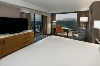 DoubleTree by Hilton Tulsa - Warren Place - balcony