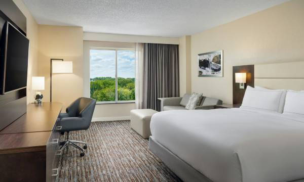 DoubleTree by Hilton Greensboro