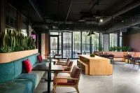 Moxy Ottawa Downtown - Pools