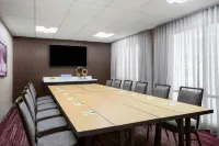 Courtyard Bowling Green Convention Center - موقف سيارات