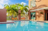 Hampton Inn & Suites Tampa/Ybor City/Downtown - 2-Star