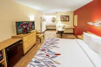 Red Roof Inn Fairmont - Motels