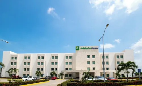 Holiday Inn Express Paraiso Dos Bocas by IHG - プール