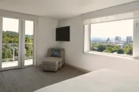Element Asheville Downtown - balcony