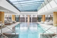 Four Seasons Hotel Madrid - Luxury