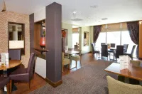 Premier Inn London Gatwick Airport (Manor Royal) - Park Yeri