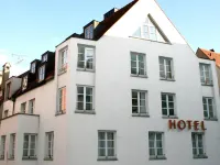 Hotel am Rathaus Hotels near Augustusbrunnen