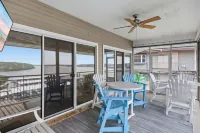 Main Channel Views, 3 Heated Pools & Gated Resort - Homestays