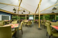 Purple Palms Resort & Spa Coorg, a member of Radisson Individuals Premier - breakfast
