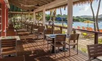 NEW! Remodeled studio just Steps from Beach, Pool, and Restaurants! - 2 estrellas