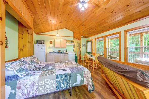 Secluded Nantahala 'Gone Hunting' Cabin w/ Hot Tub - 3-Star