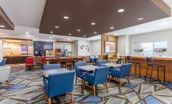 Holiday Inn Express & Suites Albert Lea - I-35