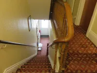 Oakwell Guest House Hotels in Carnaby