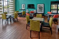 Hampton Inn & Suites Clarksville - breakfast