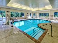 喀什爾藍寶石谷歡朋套房酒店 傑克遜縣酒店