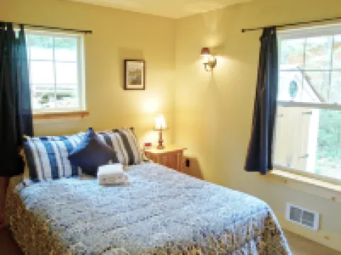 Glacier Springs Cabin 2Bedrooms, 2 Baths - Hot Tub & Pet Friendly! Hoteles en Deming