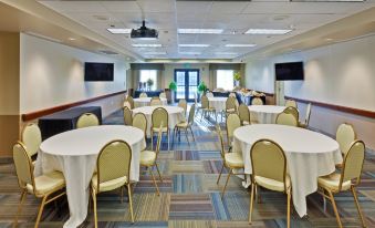 Staybridge Suites Rochester University, an IHG Hotel