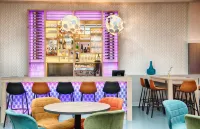 NYX Hotel Prague by Leonardo Hotels - بار