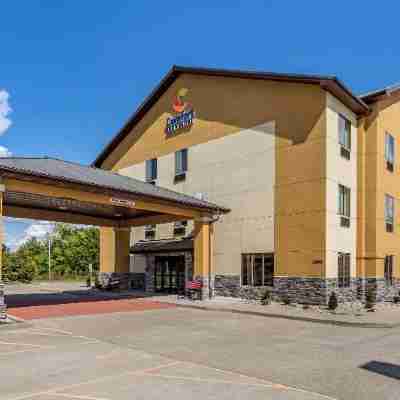 Comfort Inn & Suites Carbondale University Area Hotel Exterior