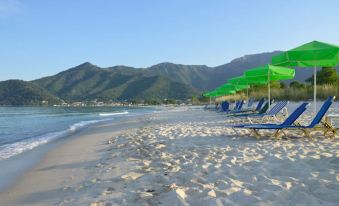 Hotel Georgia - Elegant Rooms Near the Golden Beach in Thassos Island