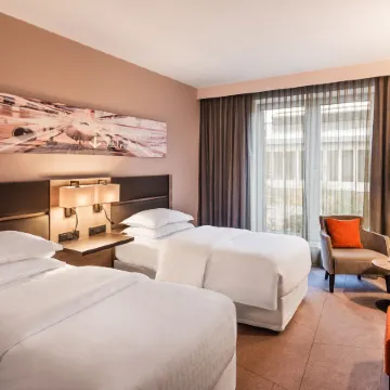 Sheraton Duesseldorf Airport Hotel Отели рядом с достопримечательностью «Штокум»