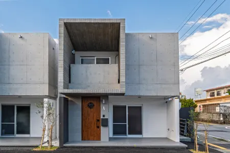 Dand Stay Hhy Resort Okinawa Отели рядом с достопримечательностью «Okinawa Municipal Central Public Hall»