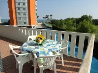 Cozy Apartment with Terrace - Ocean View