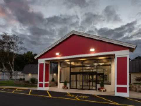 Ramada by Wyndham Hartford North / Bradley Airport Hotels in Windsor Locks