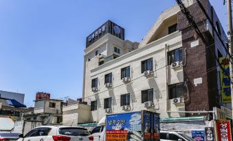 Divine Hotel