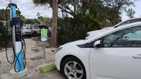 Holiday Inn Express & Suites PALM BAY by IHG - parking
