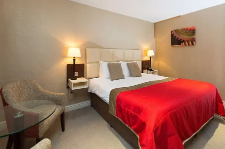 Mercure Barnsley Tankersley Manor Hotel Отели рядом с достопримечательностью «Wise Owl»