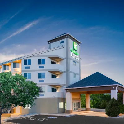 Holiday Inn Express & Suites COLORADO SPRINGS AIRPORT by IHG Hotels near The Citadel Mall