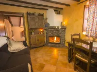 Romantic House for 2 or 4 People with Jacuzzi Hotels in Laroya