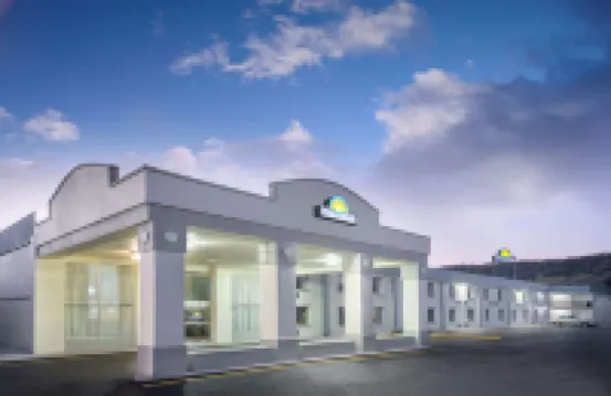 Days Inn by Wyndham Roanoke/Hollins Near I-81