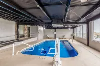 Quality Inn - Pools