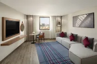كراون بلازا قصر الرياض Hotels near مركز البطحاء التجاري